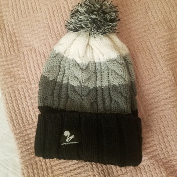 Commas Unisex Winter Hat Beanie Poof - Picture 2 of 3